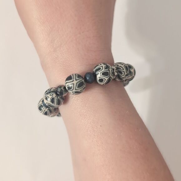 590 Silver Dark Gray and White Painted Pave Beaded Bracelet - Picture 2 of 4